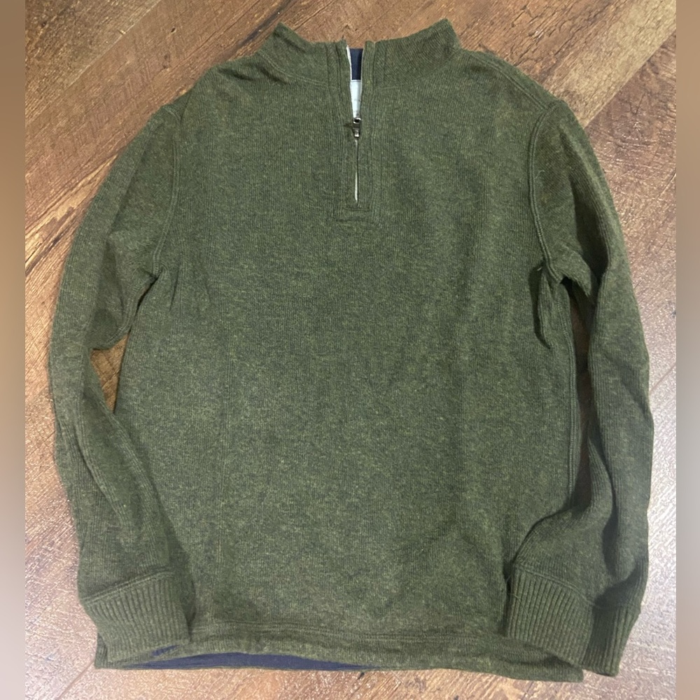 Boy’s Class Club Reversible half zip. Size 6/7. Navy and green.
